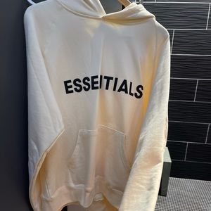 FOG essential wear! Sm sweatshirt and it’s baggy wear. Matching pants!